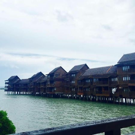 Water Chalet Suite At Langkawi Lagoon Resort Padang Mat Sirat Bagian luar foto