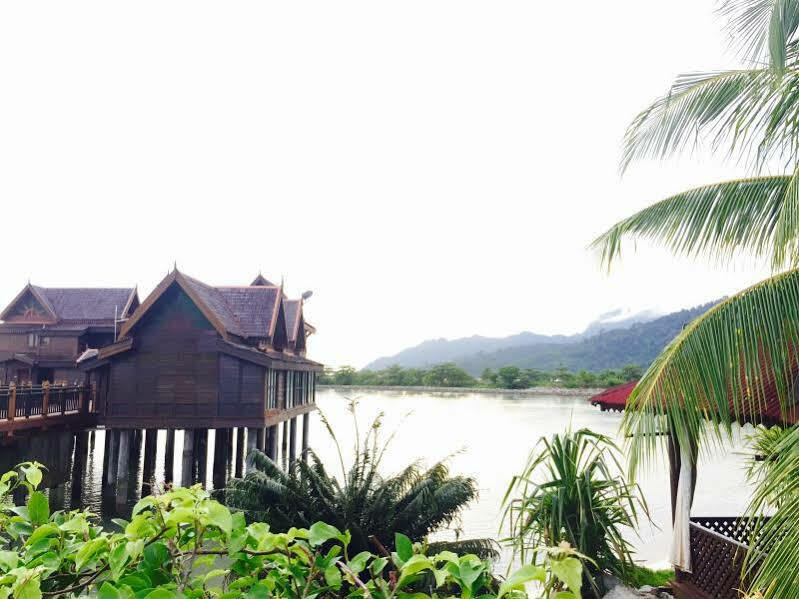 Water Chalet Suite At Langkawi Lagoon Resort Padang Mat Sirat Bagian luar foto